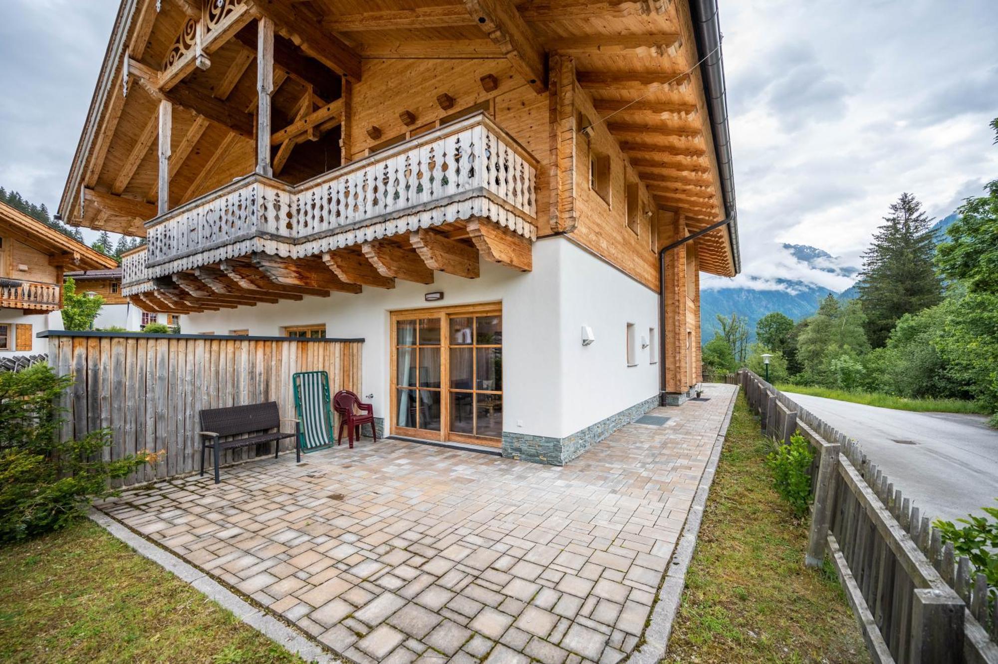 Chaletdorf Am Sonnenhang Neukirchen am Großvenediger Стая снимка